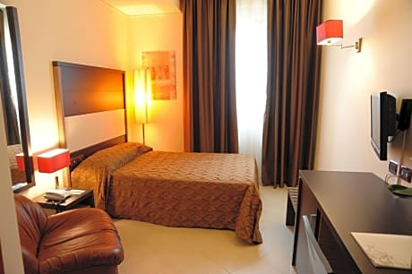 Double Room (1 Adult)