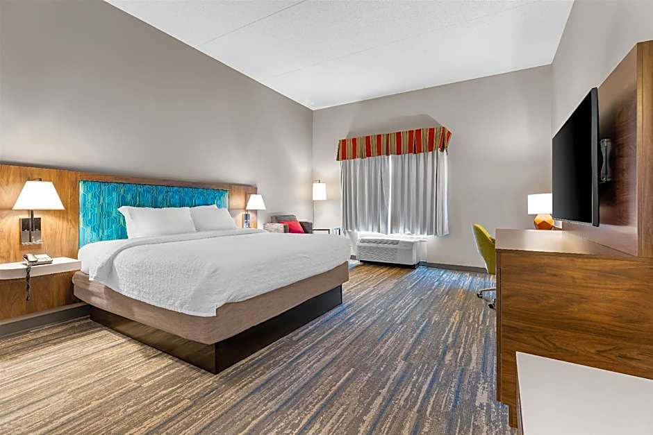 Photo 1 of 7 of 1 King Bed, Mobility Accessible, Roll in Shower