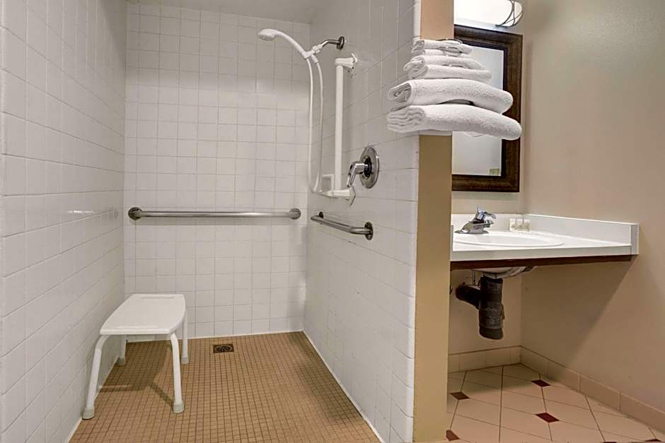 Days Inn by Wyndham Woodland