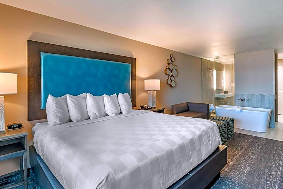 Lincoln Sands Oceanfront Resort, an Ascend Collection Hotel