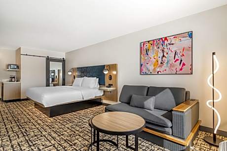 King Room with Sofa Bed and Study - Non-Smoking