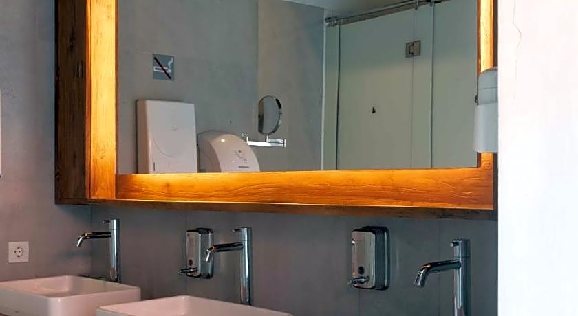 M Boutique Hostel Legian