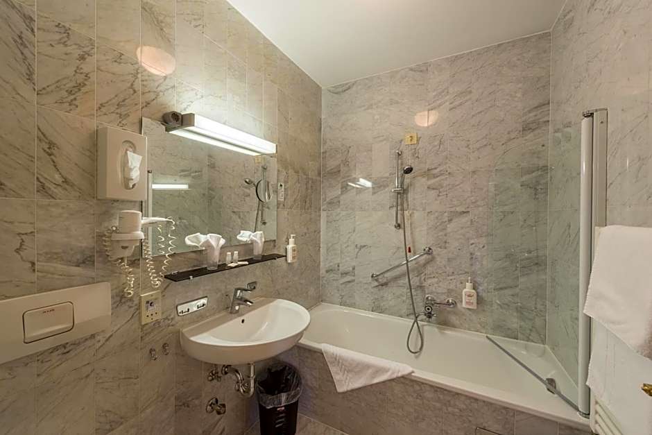 Hotel Germania Gastein - ganzjährig inklusive Alpentherme Gastein
