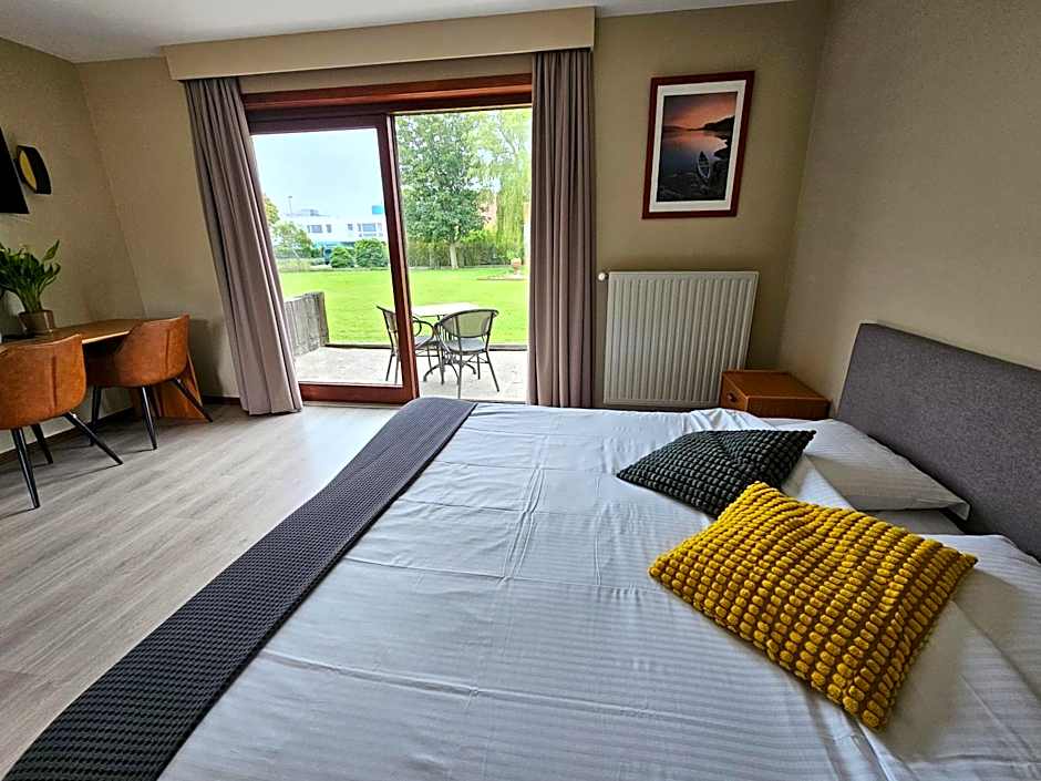 Hotel Westendia and Free Parking Top Breakfast