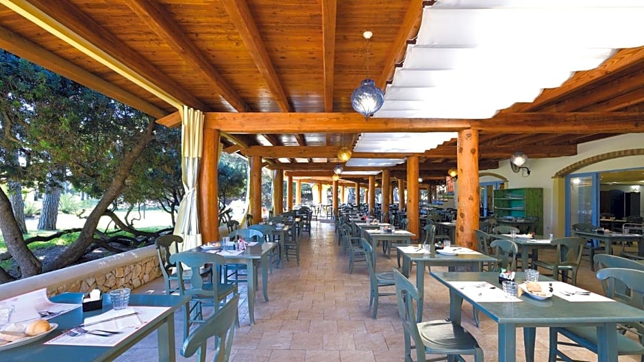 Colostrai Hotel Club