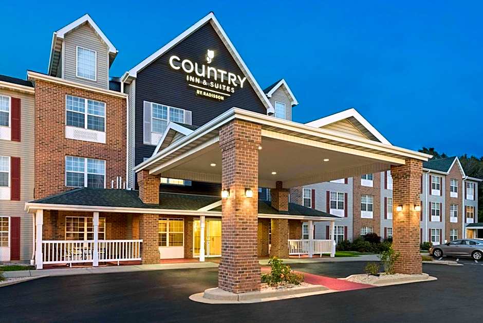Country Inn & Suites by Radisson, Milwaukee Airport, WI