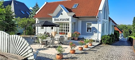 BELYSIUM Bed & Breakfast Panzió