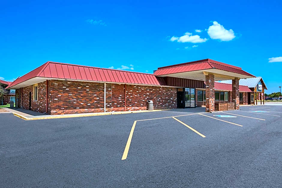 Rodeway Inn McPherson East