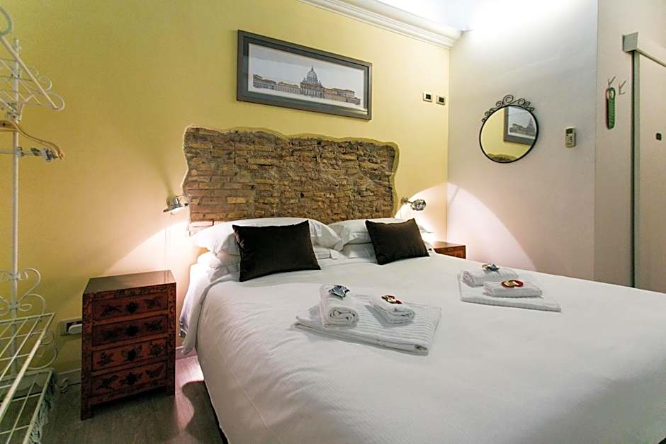 Navona First Rooms