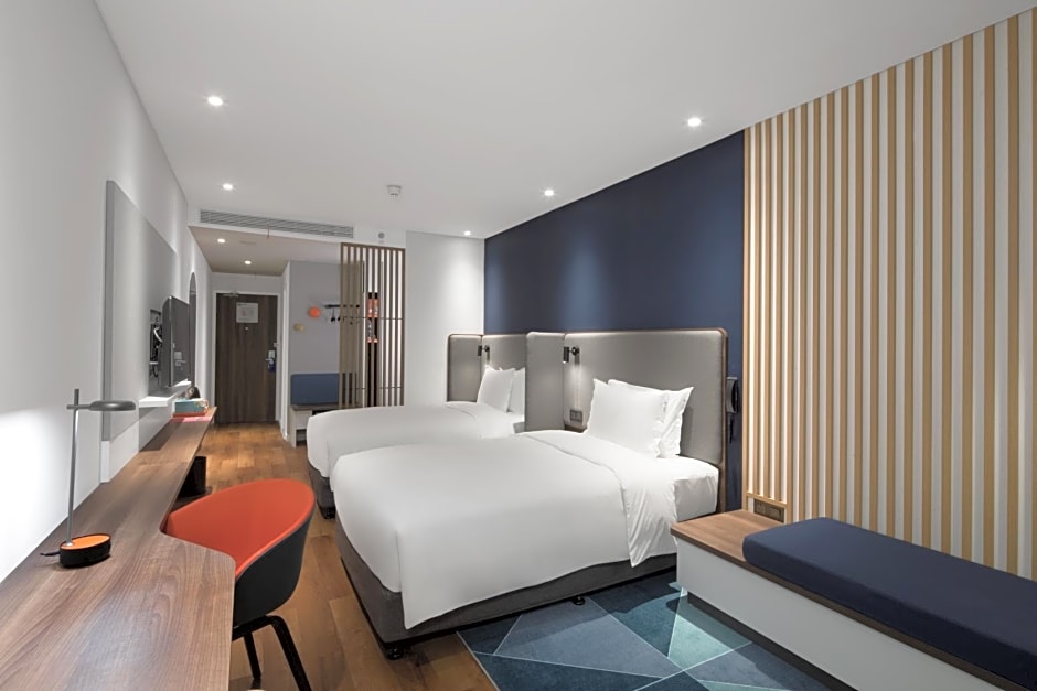 HOLIDAY INN EXPRESS Shanghai Tourism Zone