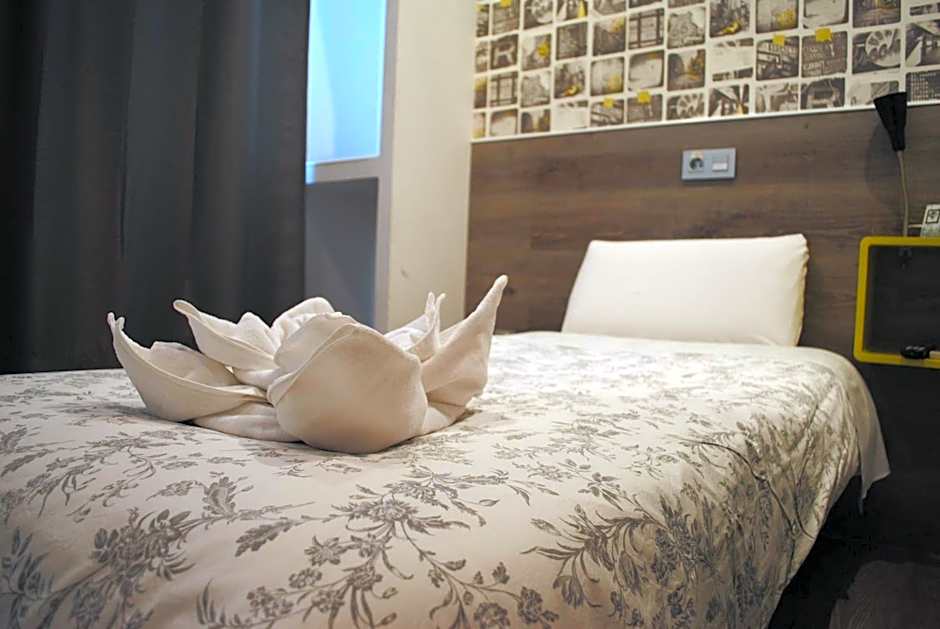 Hostal Abril Madrid