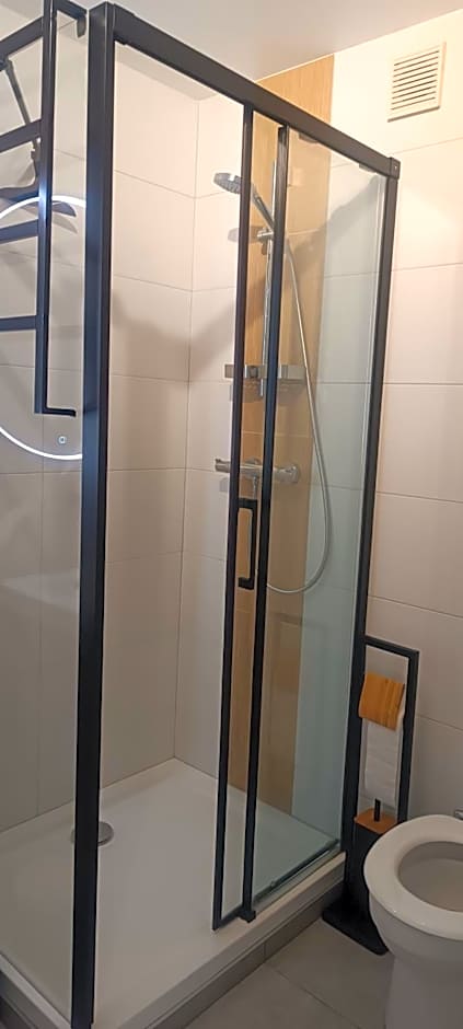 Chambre,piscine,petit déjeuner inclus