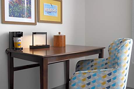 Queen Room - Non-Smoking