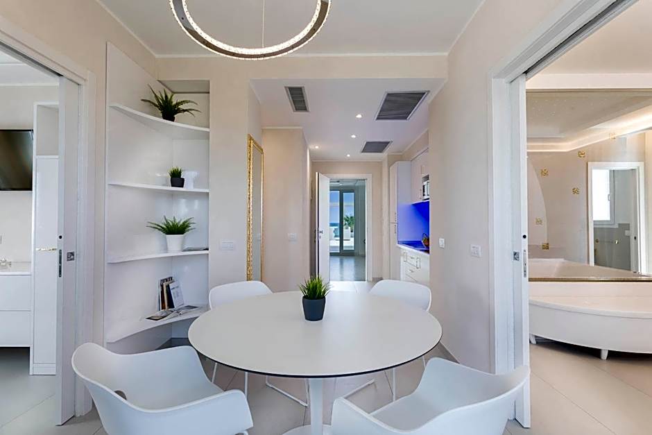 White Suite & Apartments