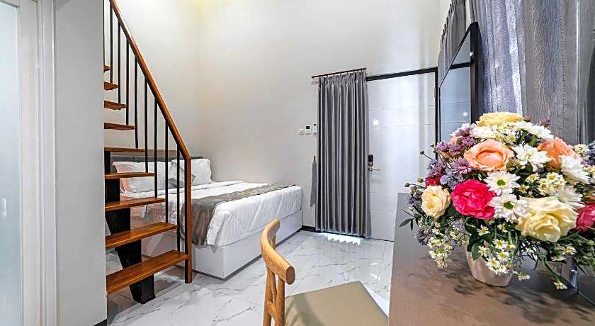 Tree Homestay Mitra RedDoorz