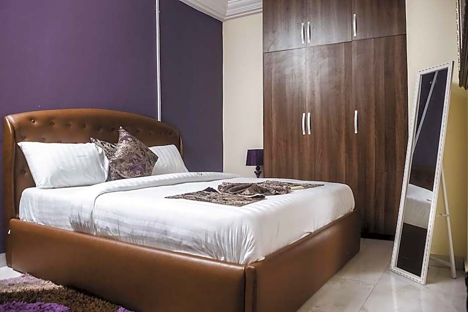 Plus 33 Hotel