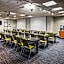 Holiday Inn Express & Suites Detroit - Farmington Hills By IHG