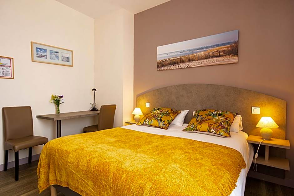 Photo 1 of 5 of Double Room