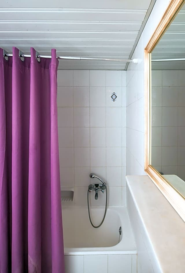 California Beach Hotel - Adults Only