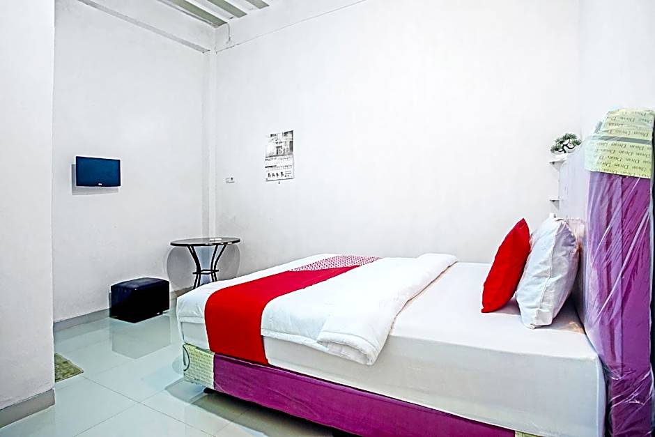 OYO Life 90587 Domen Homestay Syariah