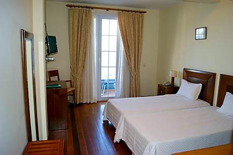 Double or Twin Room with Sea View and Terrace