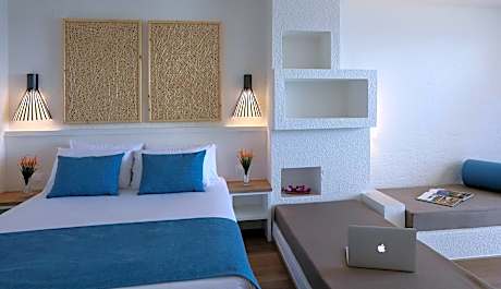 Premium Triple Room with Sea View