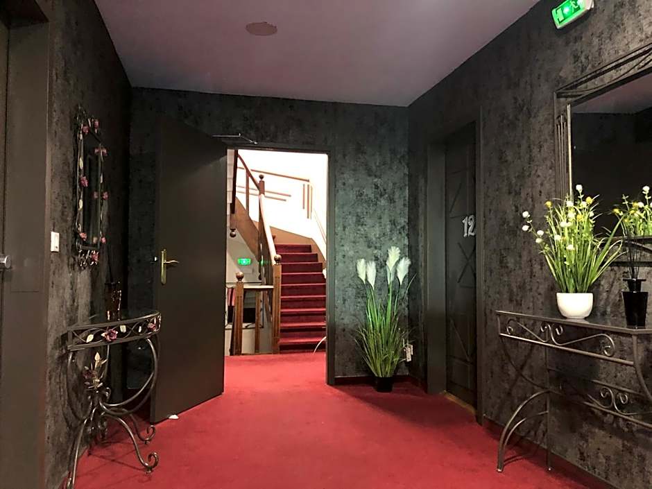 L'EMBLEME - BOUTIQUE HOTEL