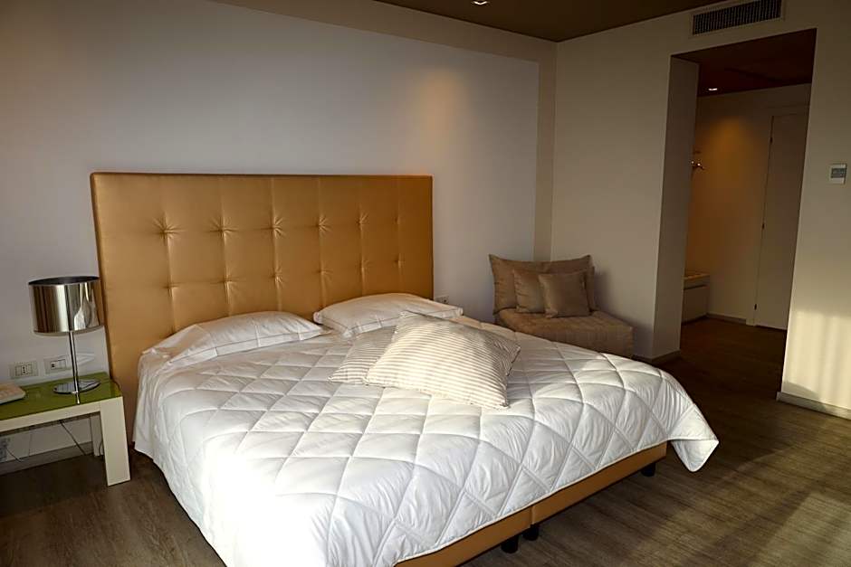 One Hotel & Restaurant