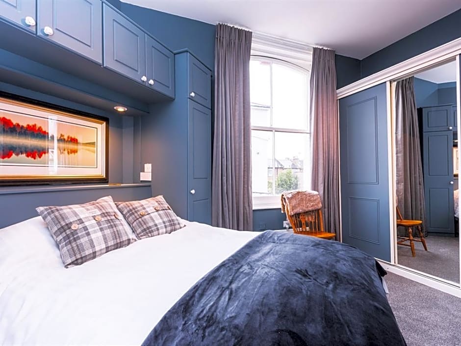 Summerfield Pub & Boutique Rooms