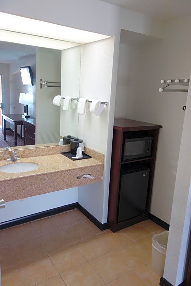 VIP Inn and Suites