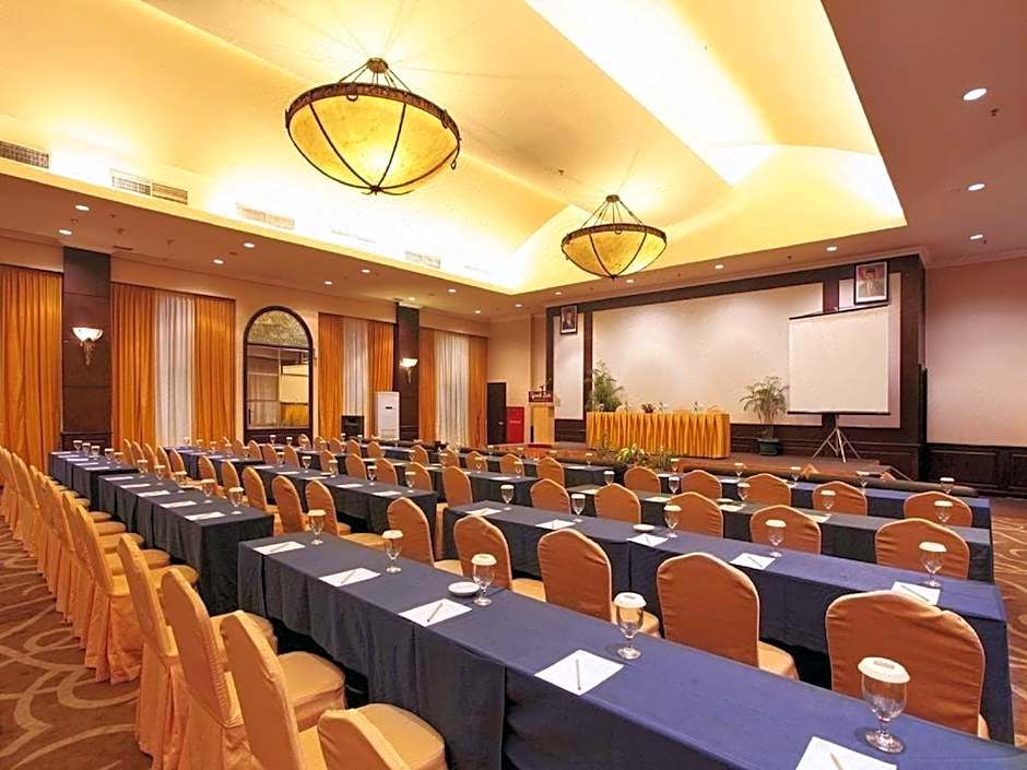 Grand Zuri Pekanbaru Hotel