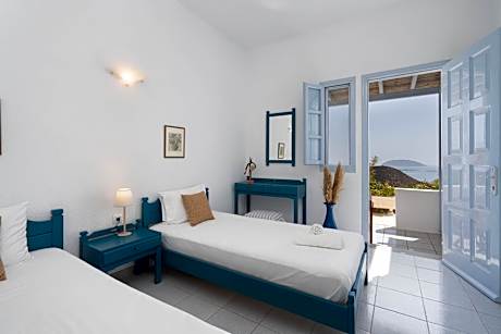 Standard Twin Room with Sea View