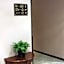 Baowan Hotel (Guangzhou Shangxiajiu Changshou Road Subway Station)