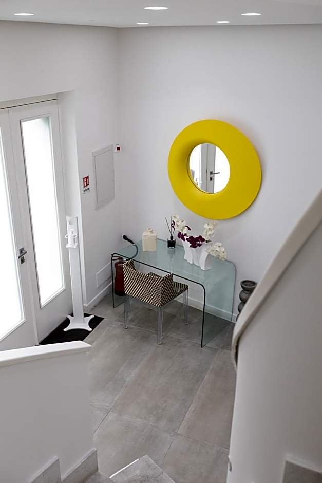 White 1903 - Rooftop Pool & Luxury Rooms