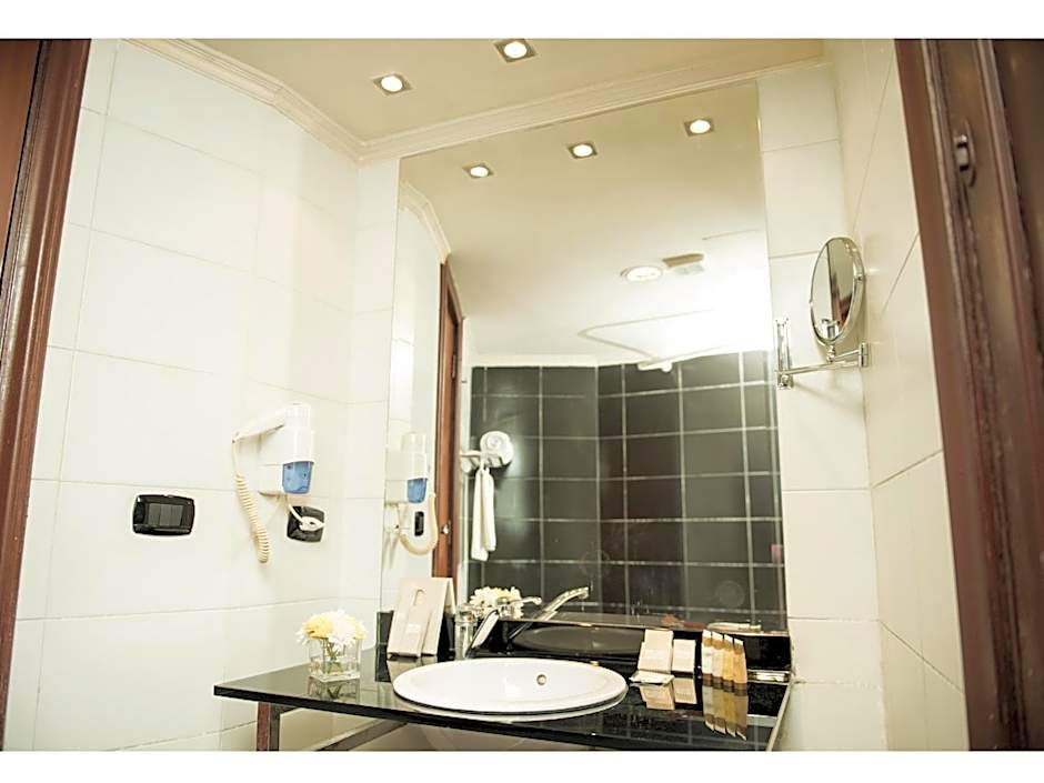 Cherry Maryski Hotel