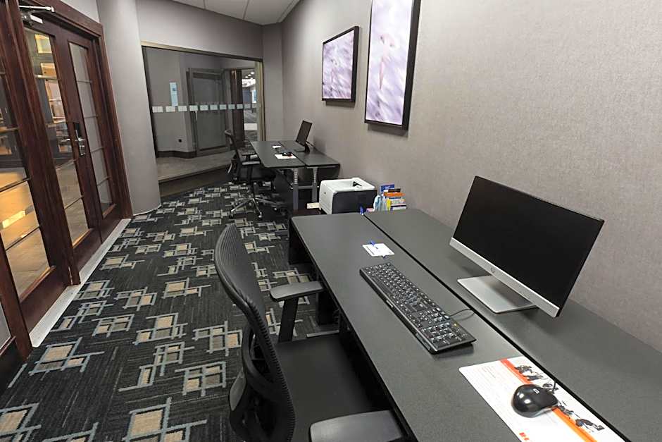 Holiday Inn Express Edmonton Downtown By IHG