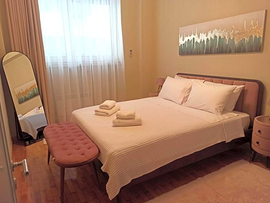 Kallaris Deluxe House