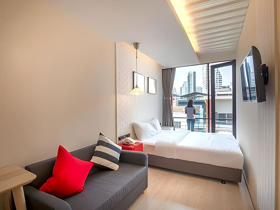Sleepbox Sukhumvit 22