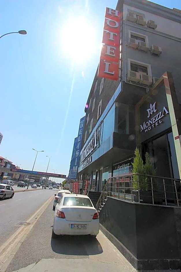 Monezza Hotel