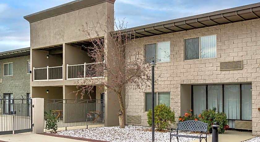 Best Western Plus Lake Front Hotel
