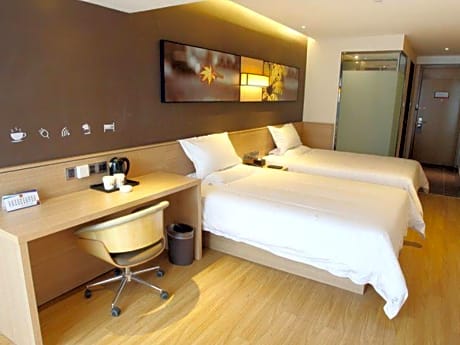 IU U Family Suite