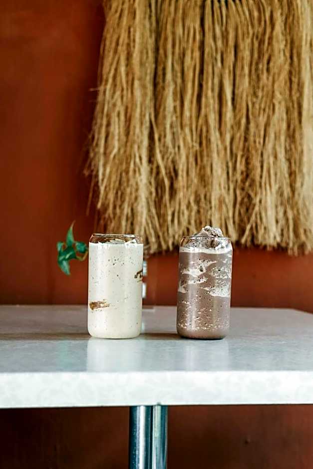 Lighthouse Guesthouse & Cafe