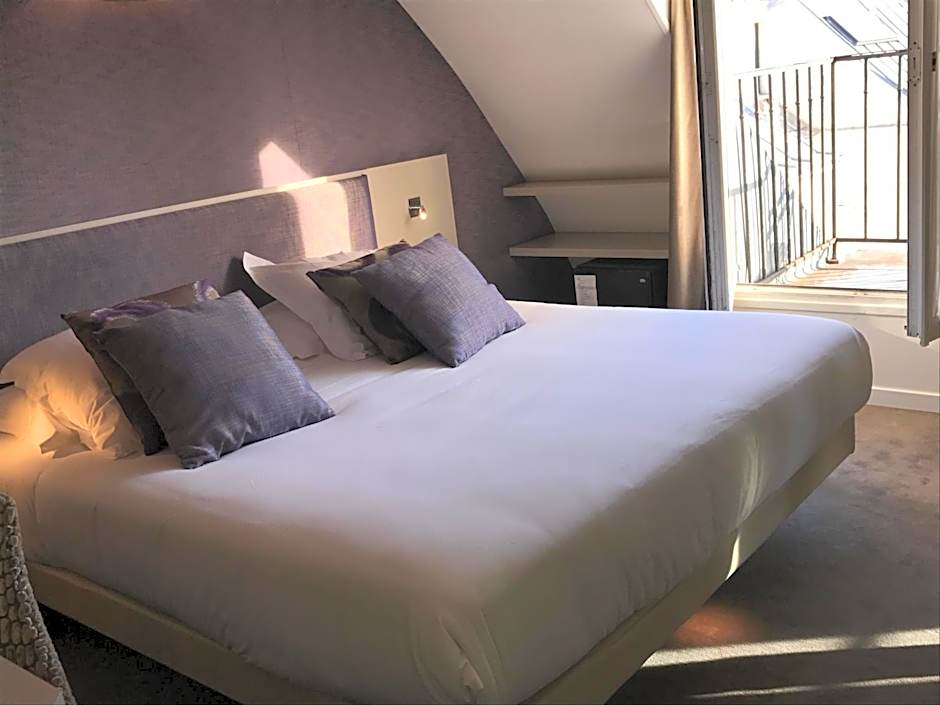 Hotel Jacques De Molay