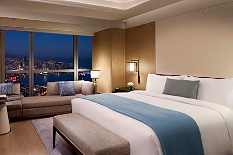 Deluxe King Room with Ocean View