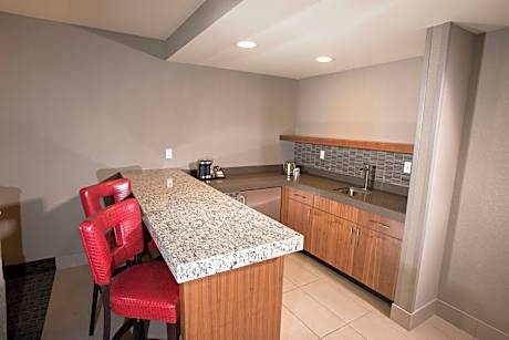 Pres Suite 1 King Acc Ris