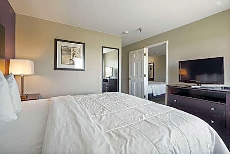 1 King Bed Mobility Accessible Room Non-Smoking
