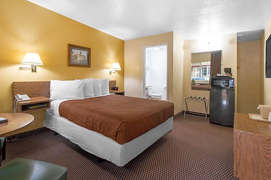 Eureka Town House Motel - Historic Old Town