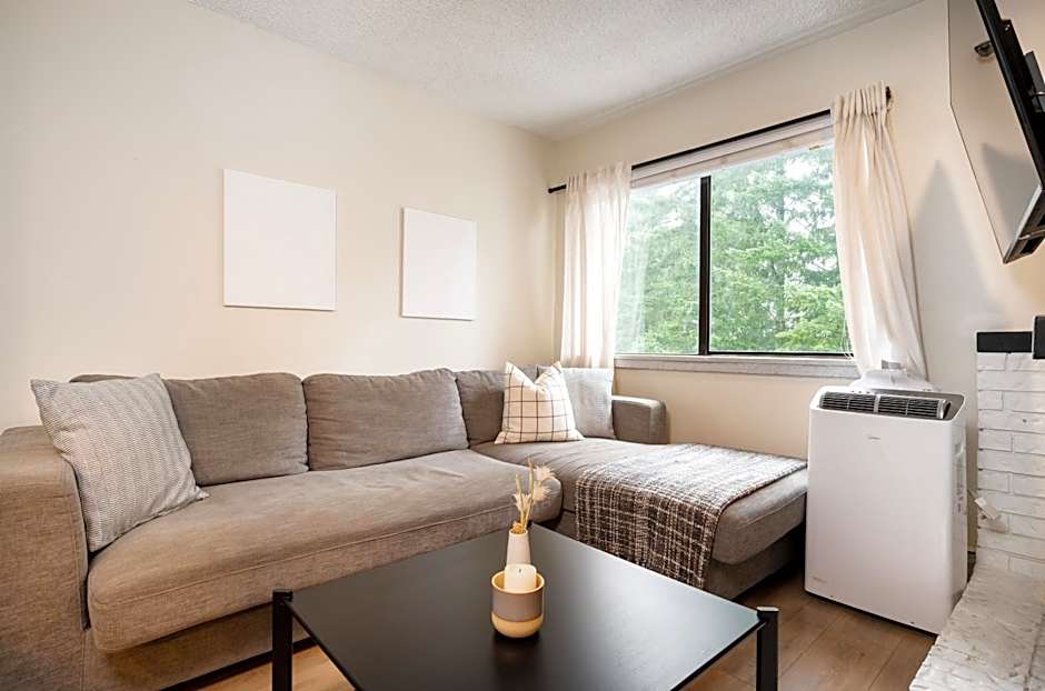 Creekside Oasis 4 Beds Pool and Hot Tub