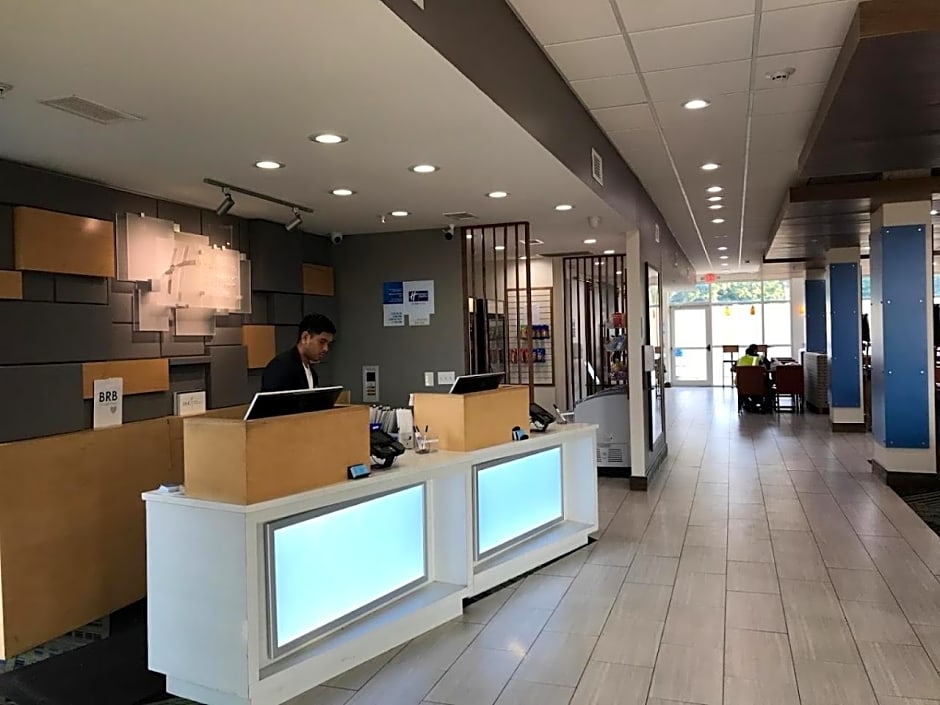 Holiday Inn Express & Suites BENSENVILLE - O'HARE