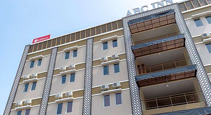 RedDoorz Plus @ Komplek ABC Batu Aji Batam